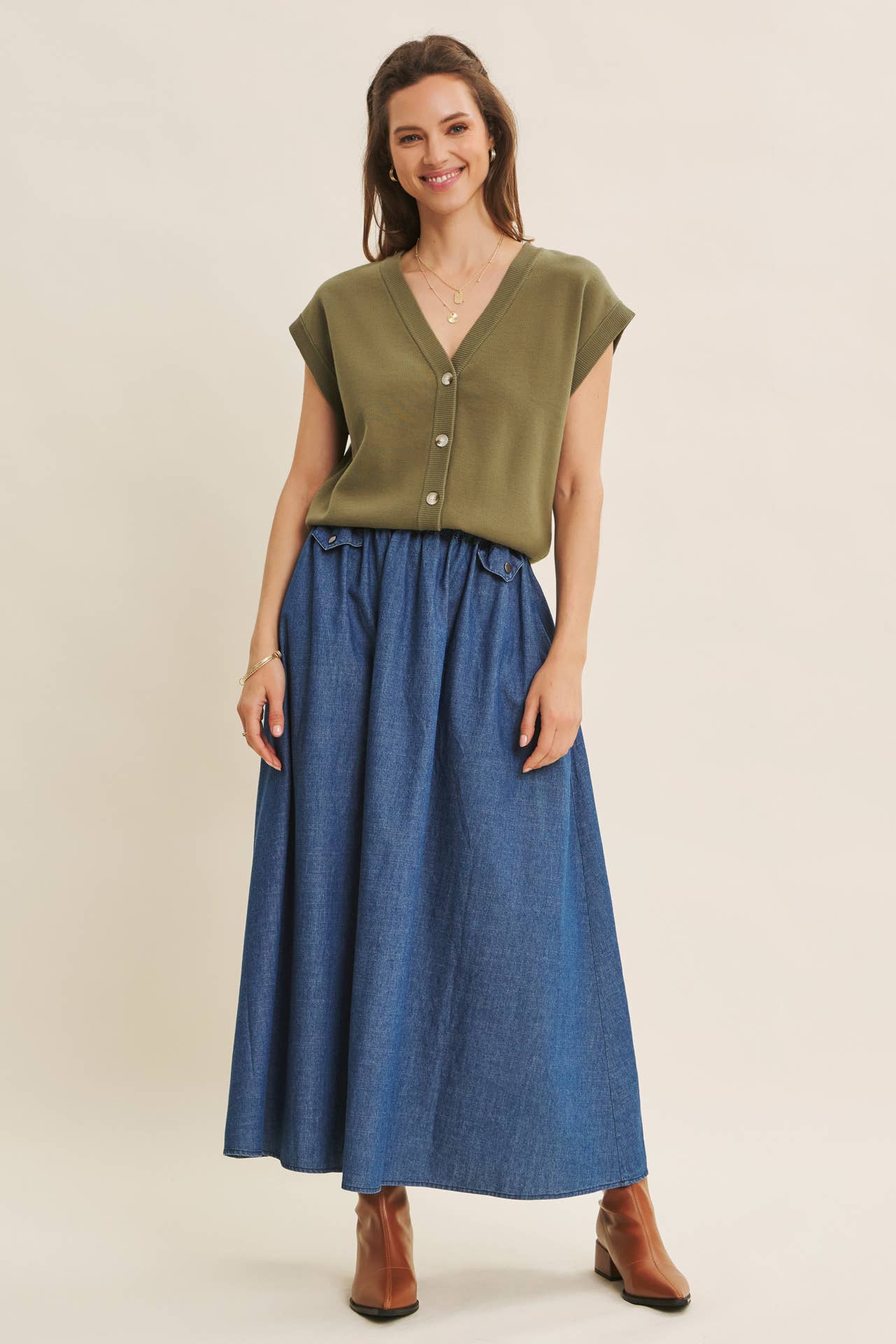 MULTI-WAY VERSATILITY SOFT COTTON BUTTON-DOWN SWEATER VEST